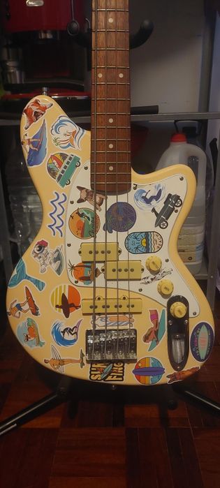 Baixo elétrico Ibanez Tmb-30, Caps fender,  customizado