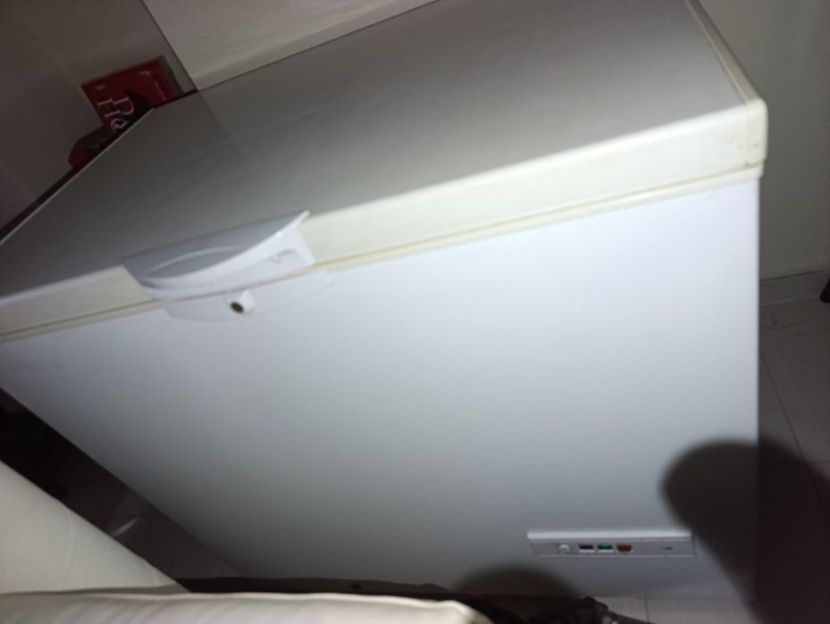 Vendo arca a trabalhar como nova