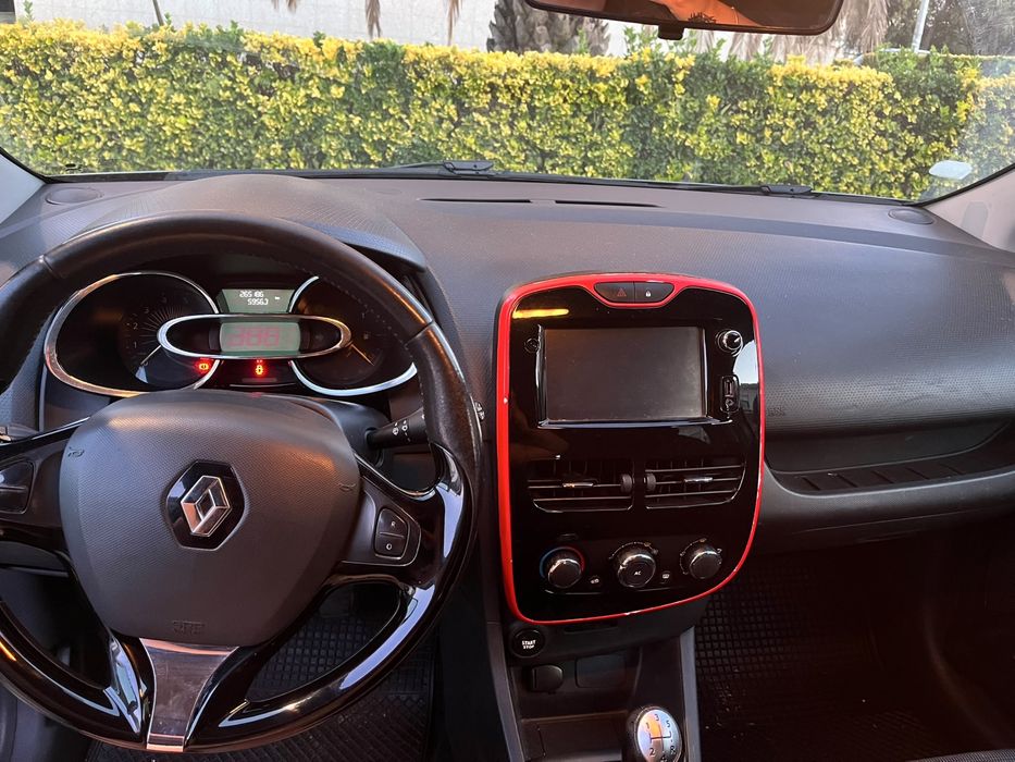 Renault clio sport tourer 1.5 dci