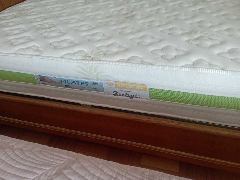Cama 125x185 c/colchão e estrado