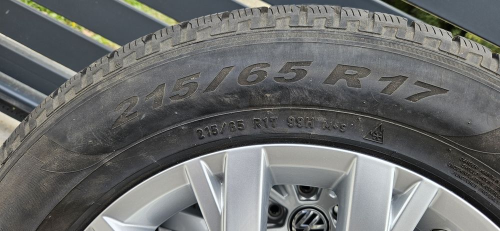 Opony zimowe Pirelli  215/65r17 2szt para