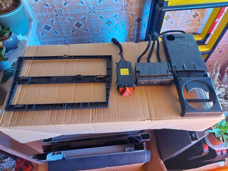 Moldura, botões, porta-copos da consola central - Audi A4 B5 Facelift (99-01)