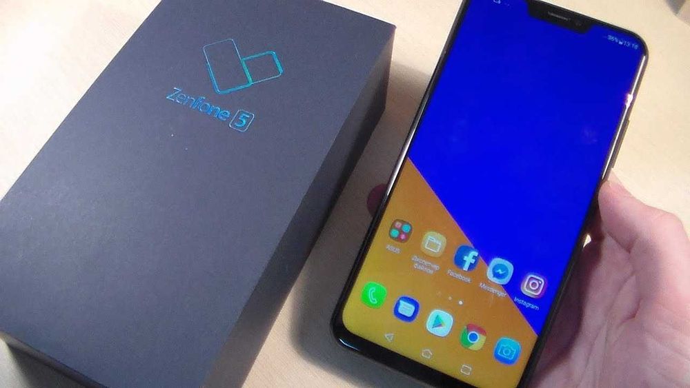 Asus Zenfone 5 (ZE620KL) + блютуз-навушники