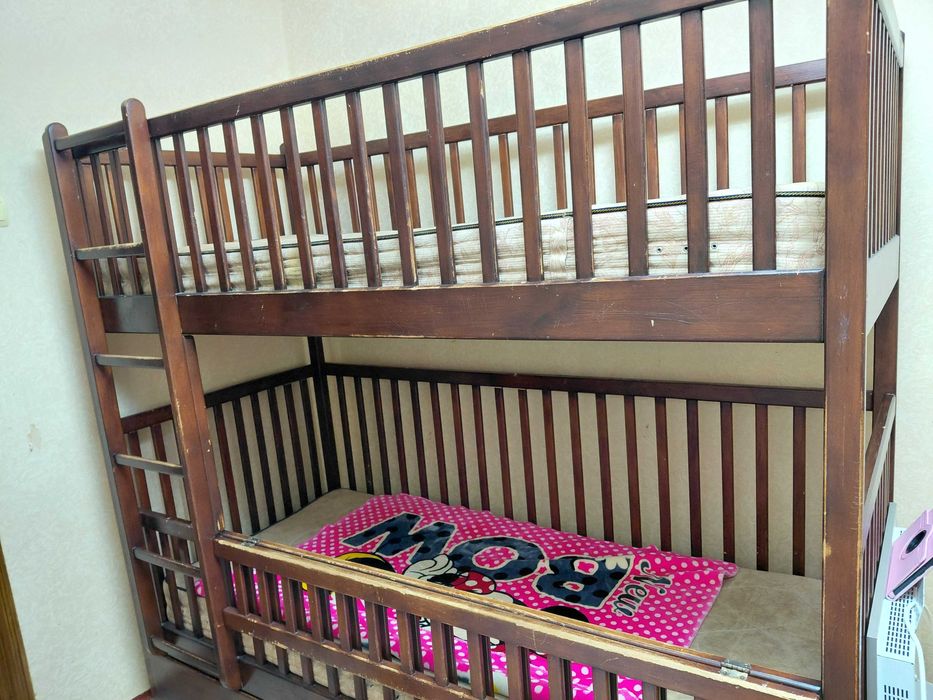 Двоповерхове ліжко