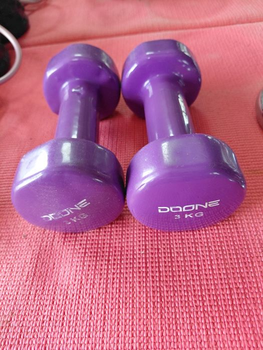 Vendo halteres para exercícios de musculação