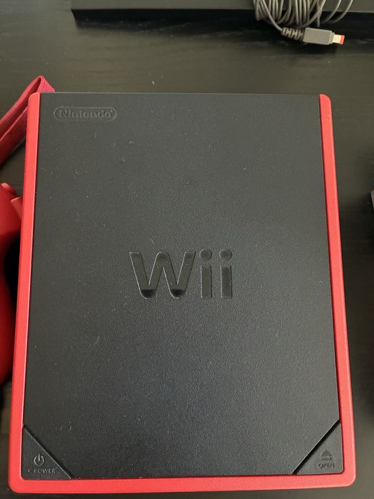 Wii Mini com comando original e cabos