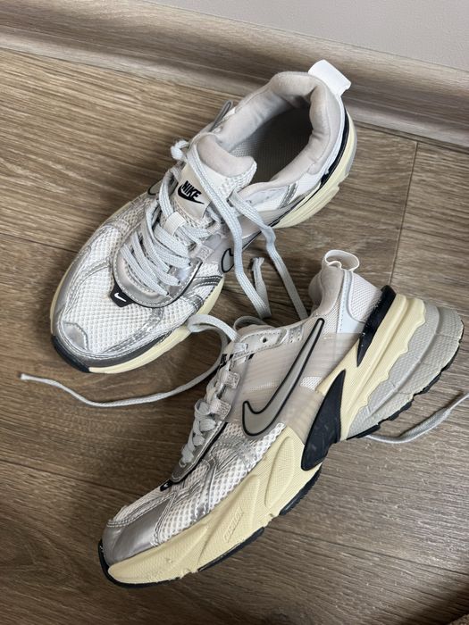 Nike кроссовки на 38 размер