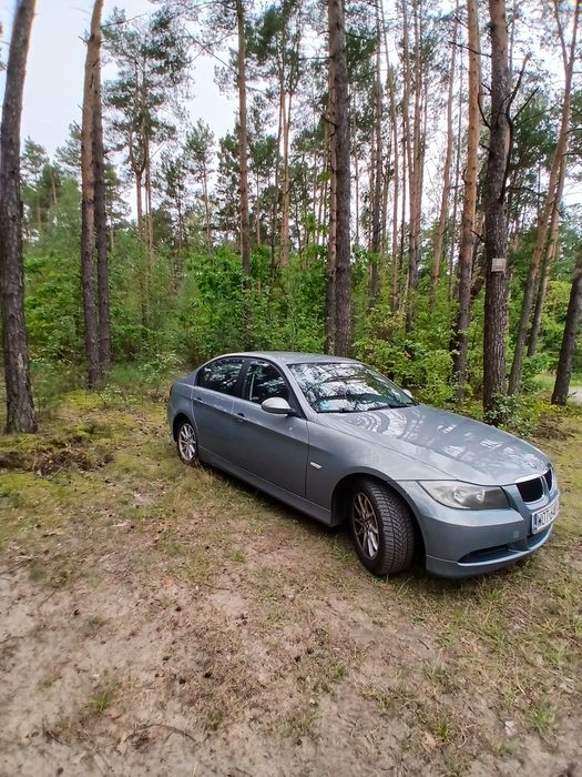 BMW E90 2.0 benzyna