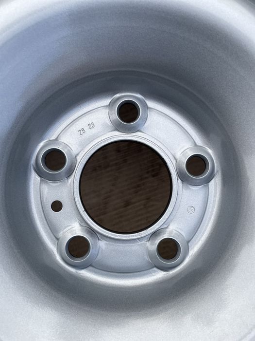 Сталеві диски Peugeot, Citroen, Opel R16 з літніми шинами Continental