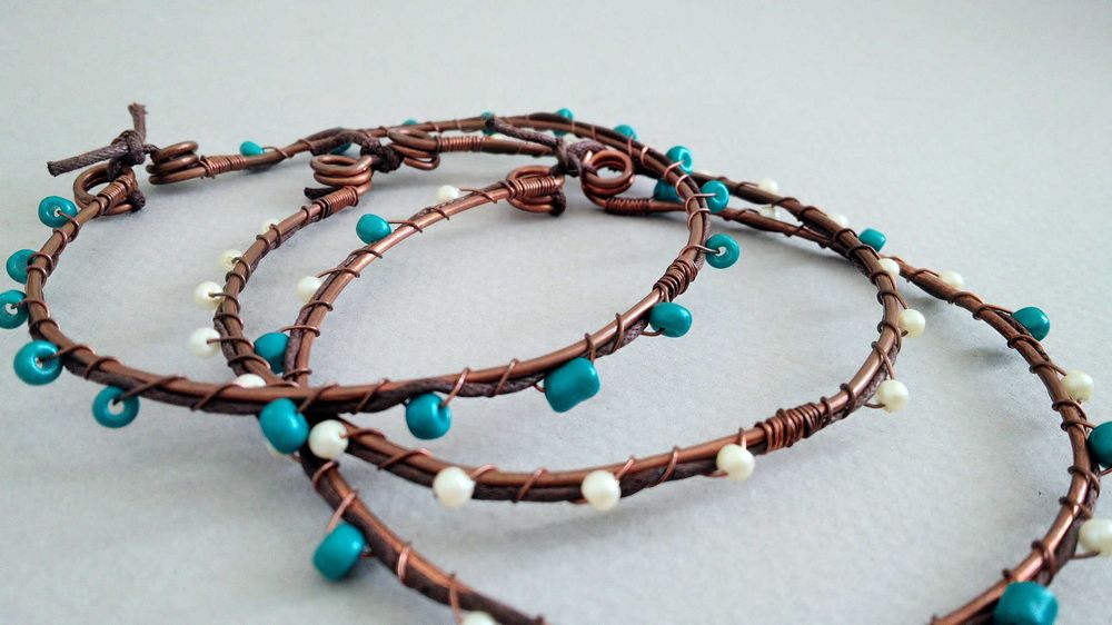 Conjunto de três braceletes boho hippie