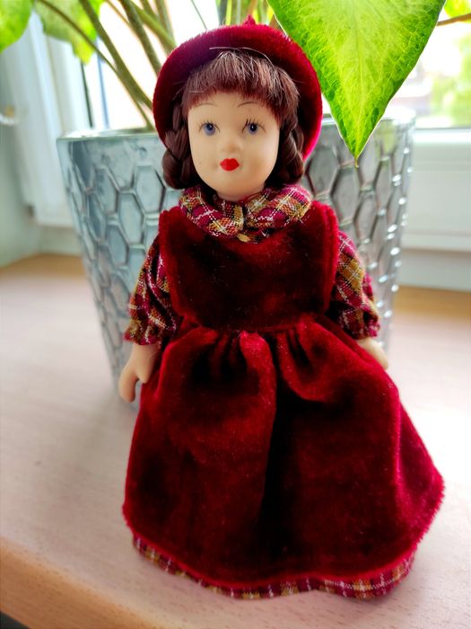 Lalka z porcelany figurka kolekcjonerska