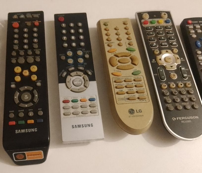 Piloty tv, dvd, audio (Samsung, Lg, Akai, Grundig, Thomson)