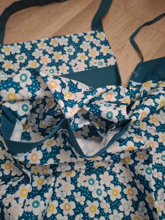 Фартуки кухонные с нагрудником новые