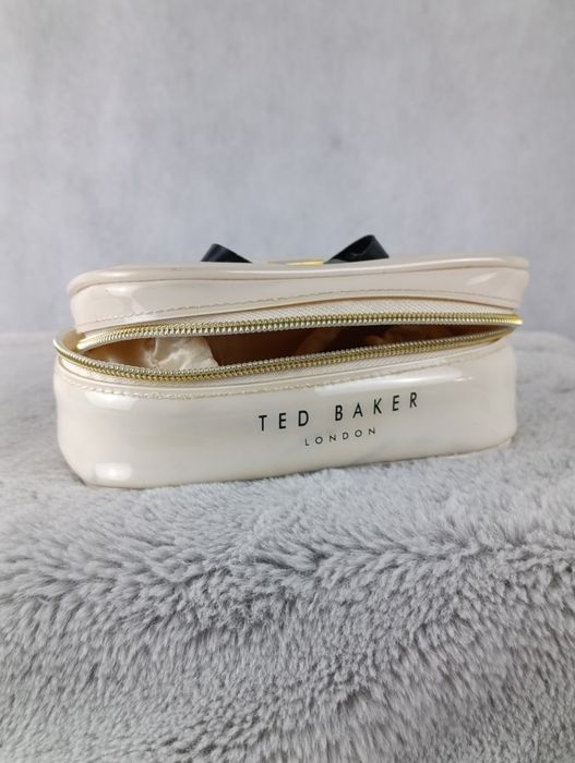 Kosmetyczka Ted Baker London elegancka beżowa pojemna