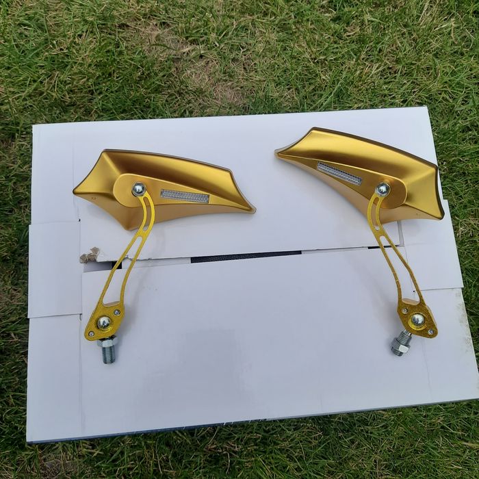 Зеркала на скутер невеликі