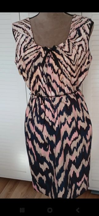 Mazgaja-damska sukienka bez rękawów  wzór kolory suwak.