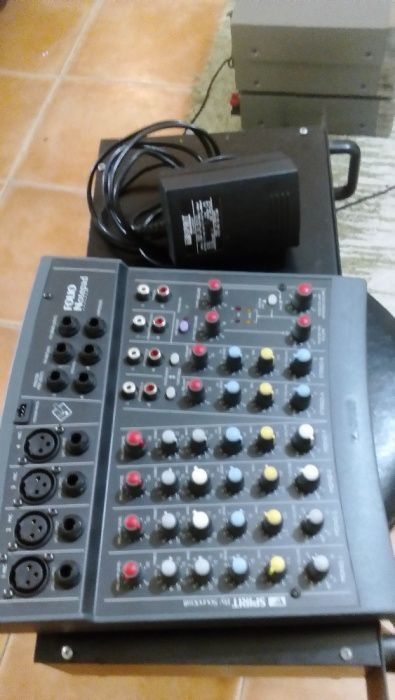 Amplificador audiophone, mesa de mistura Spirit Fólio nothepad