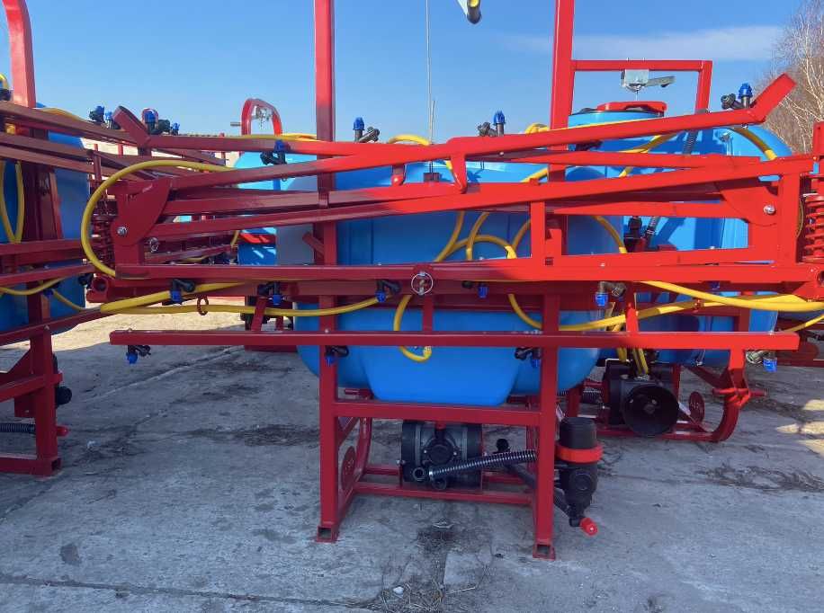 Оприскувач навісний Wirax 200 л захват 8 м для китайців та японців