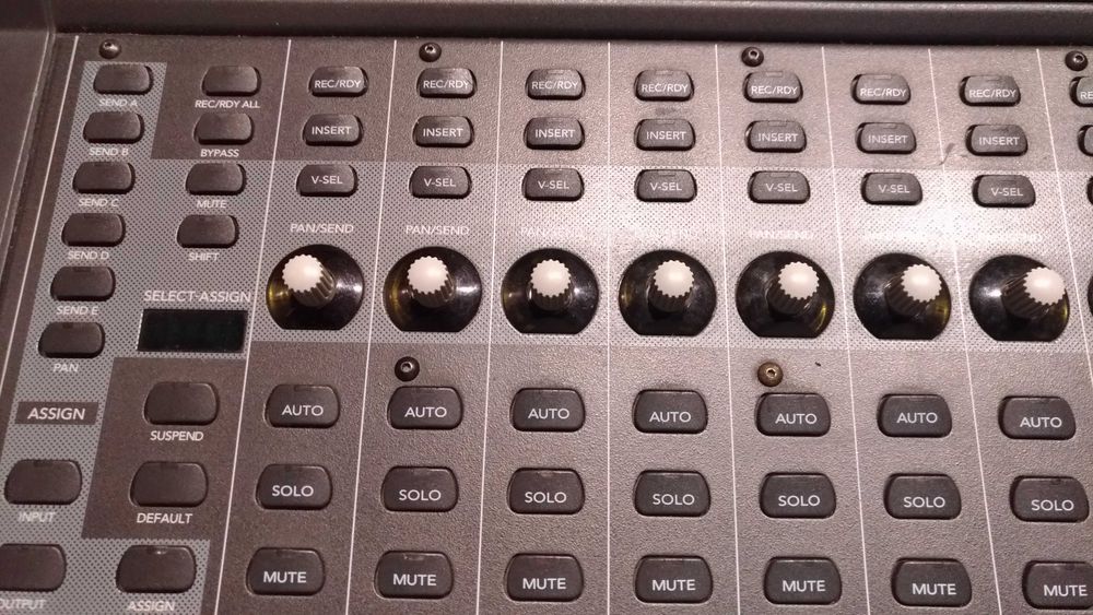 MACKIE HUI Mesa de mistura mixer