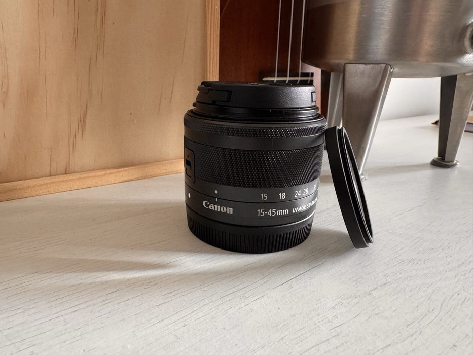 Canon M50 com varias lentes e acessórios