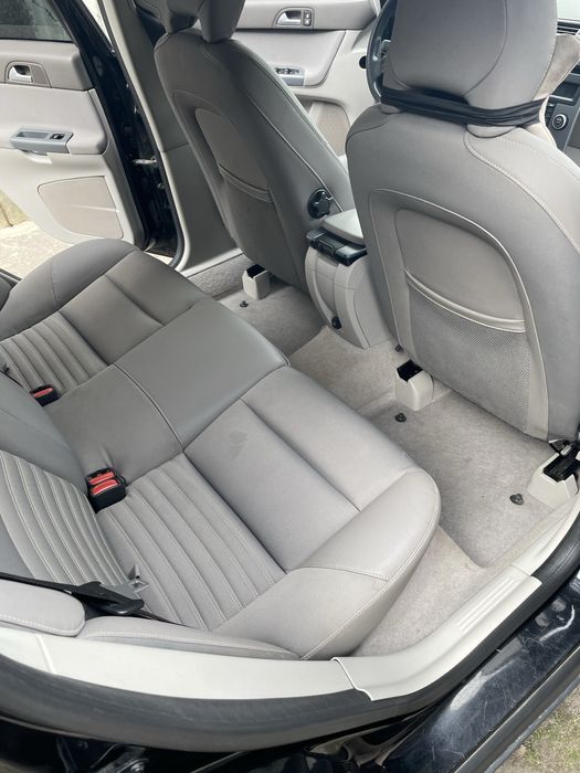 Volvo v50 2008 рік  Base