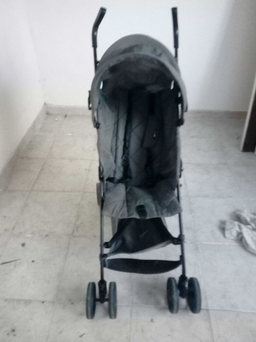 Objectos para bebe, cadeiras de refeição e auto transporte e carrinho de bebe,