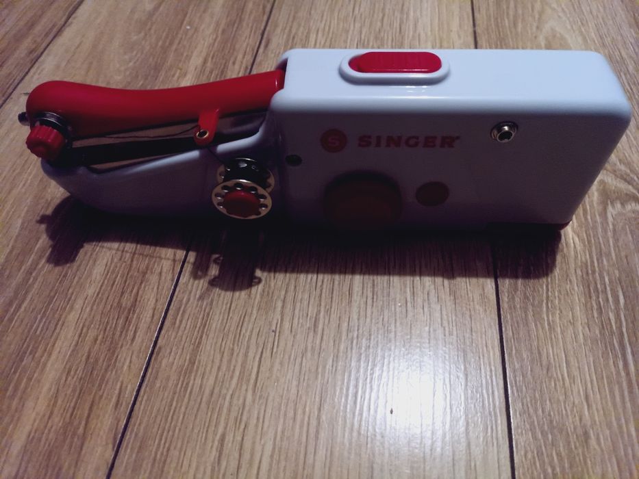 Maszyna ręczna do szycia Singer