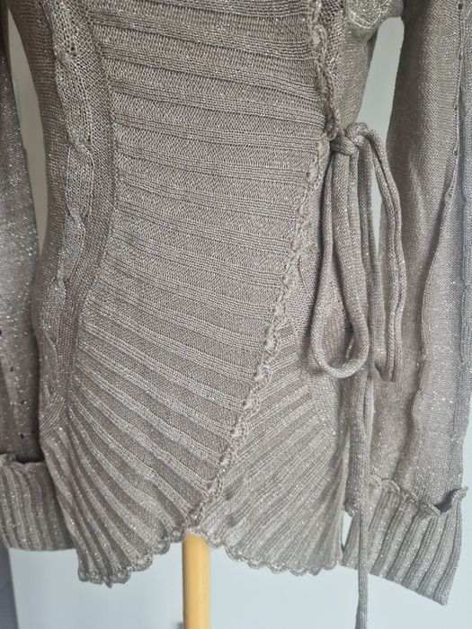 Sweter wiązany złoty
