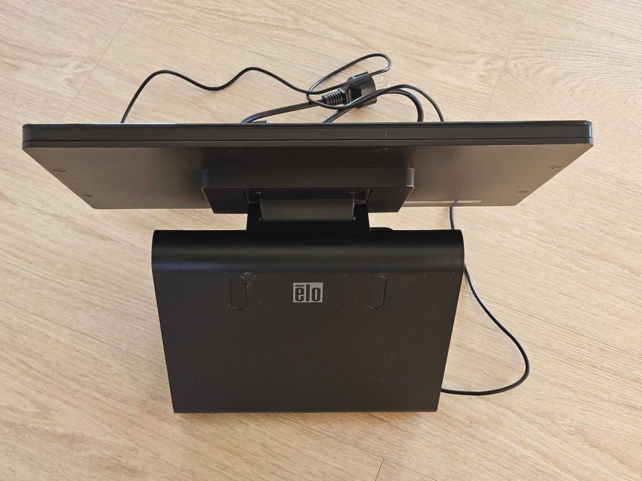 terminal (komputer) All-In-One z ekranem dotykowym firmy Elo