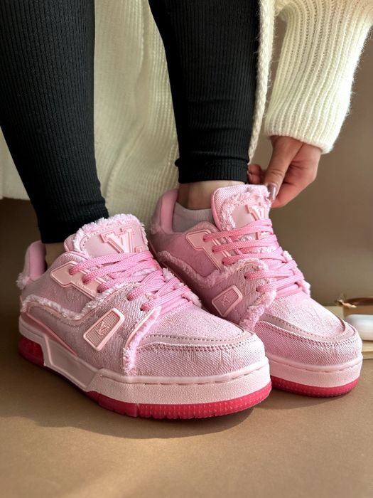 Louis Vuitton Trainer Triple Pink