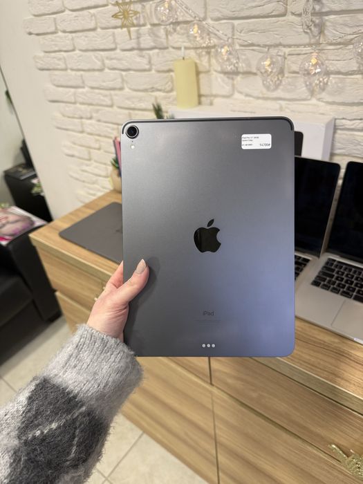 Вживаний планшет Apple iPad Pro 11” (2018) Space Grey 64 GB Wi-Fi