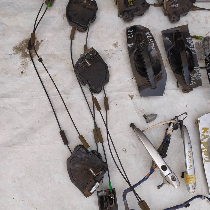 Ручка дверей замок дверей Toyota Camry 40 замок двери ручка двери