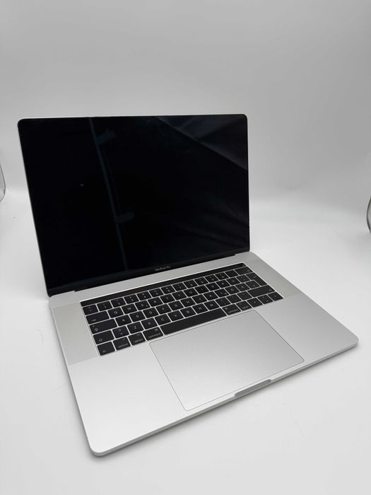 Apple Macbook Pro i7 2.8GHz | 16GB | 512GB