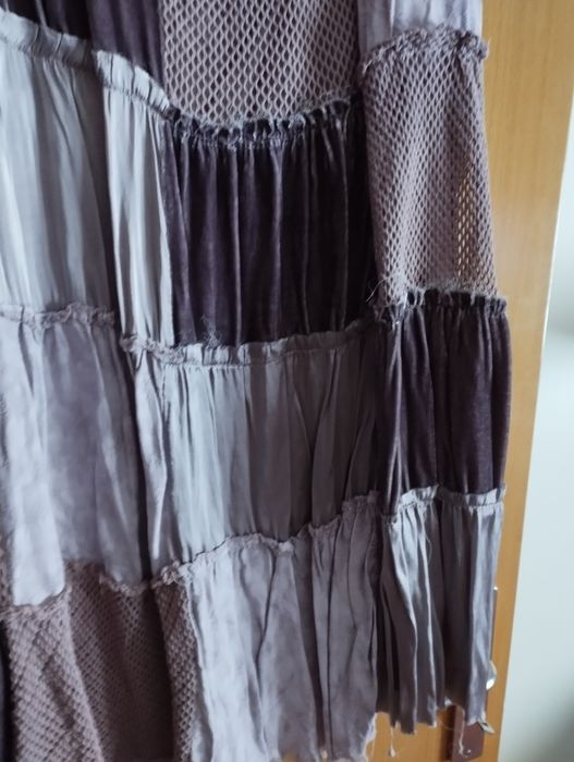Saia comprida em tons lilás e roxo