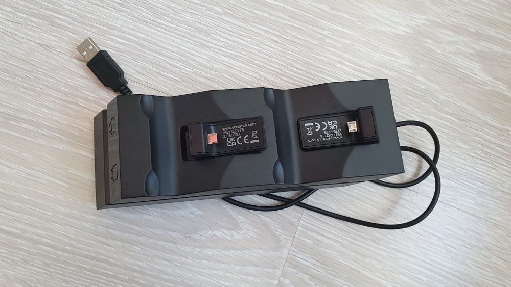 PlayStation 4 Pro PS4 Pro 2 Pady Ładowarka i 16 gier