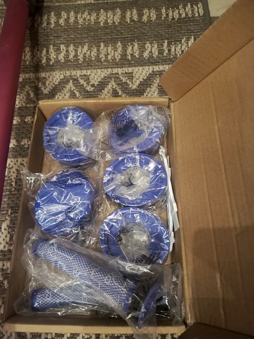 Odkurzacz ręczny Dyson v8