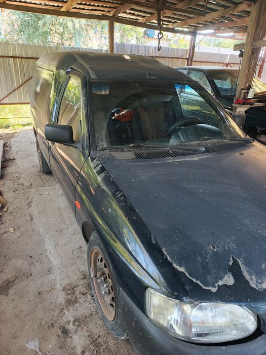 Форд ескорт 1.4 інжектор
