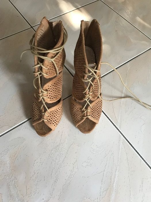 Botki Sandaly zamszowe camel do kostki 38 wiazane obcas