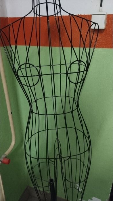 Manekin ozdobny metalowy