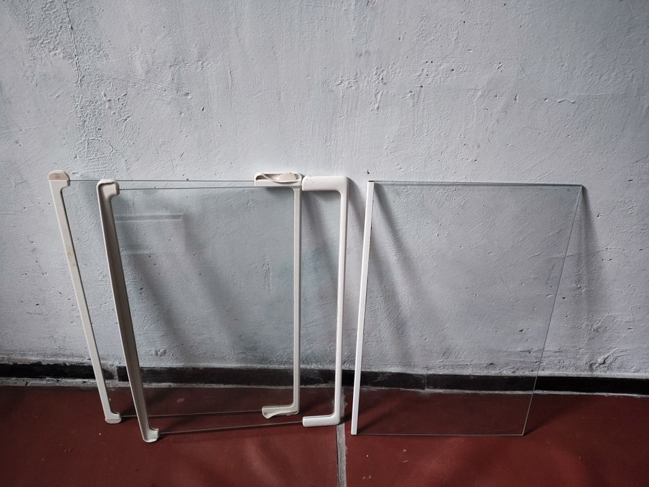 Двері  холодильника Nord; ящички овочеві,тримач дверей Liebherr