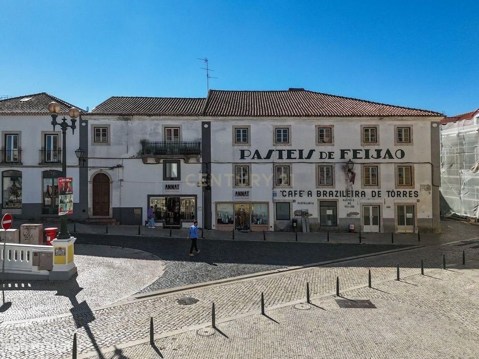 Edifício da "Brasileira" para Recuperação em Torres Vedras