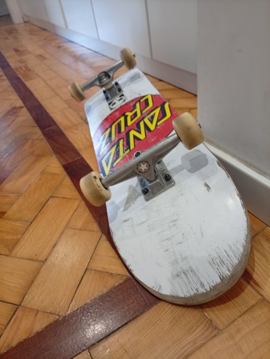 Skate profissional da Santa Cruz