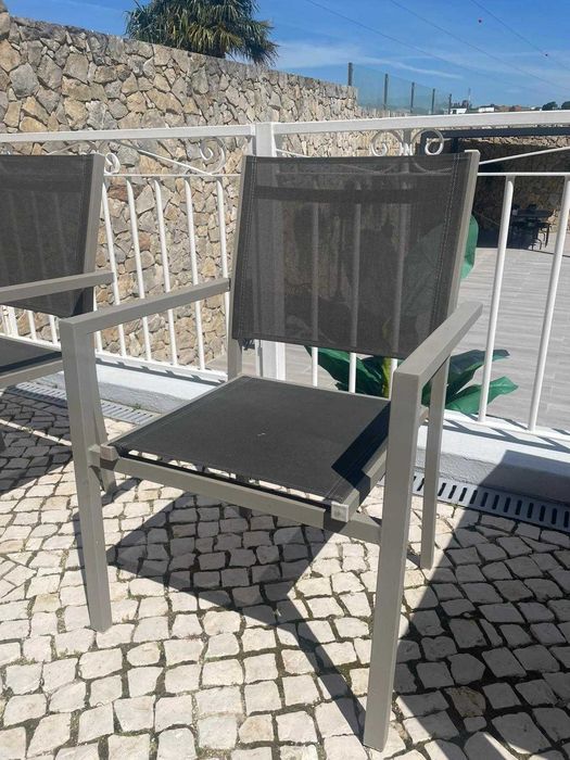 Conjunto exterior - Mesa extensível + 4 cadeiras