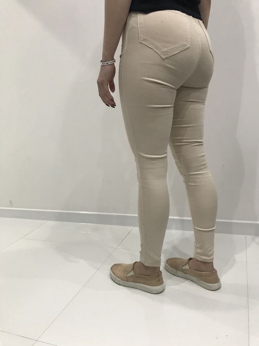 Spodnie bershka.            .