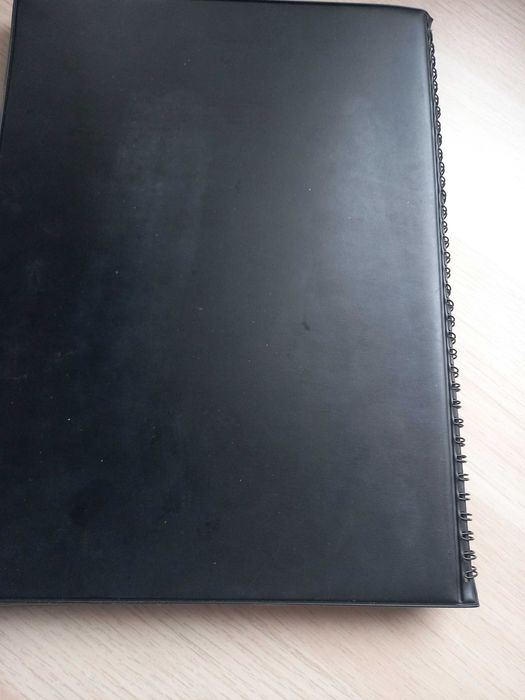 Portefolio 24 bolsas A4 capa preta
