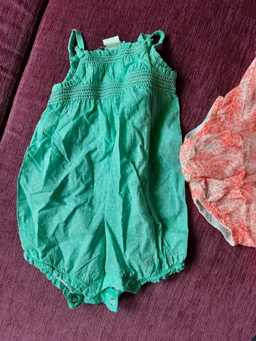 Trzy śliczne sukienki dla dziewczynki rozmiar 62-68