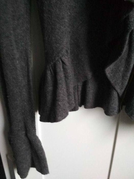 Sweter szary falbany r.xs/s