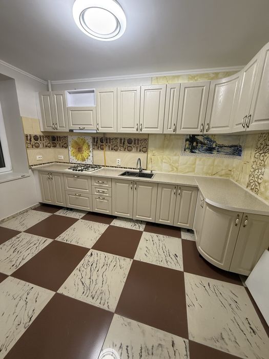 оренда 1к квартири 350Є+комунальні, вул.О.Алмазова,4(Кутузова)