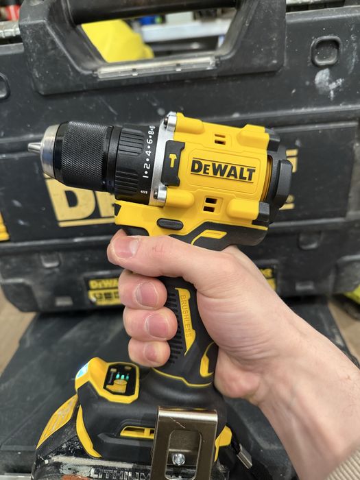 Sprzedam wkretarke dewalt dcd 805