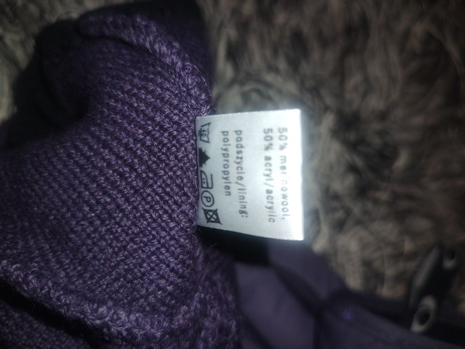 Rękawice narciarskie i czapka